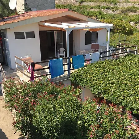 Idyllisches Haus An Weingaerten 30 M Von Kiesstrand *