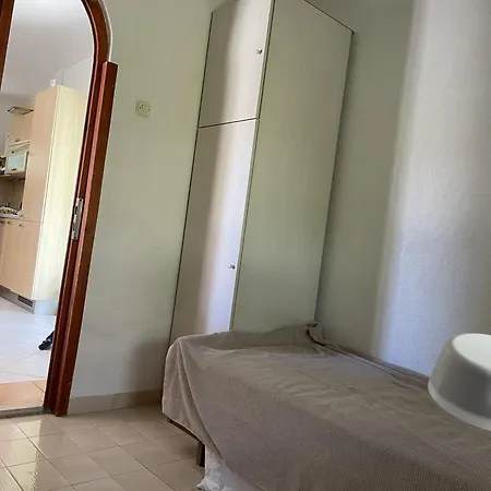 Idyllisches Haus An Weingaerten 30 M Von Kiesstrand Vakantiehuis *