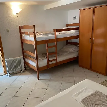 Idyllisches Haus An Weingaerten 30 M Von Kiesstrand Podobuče