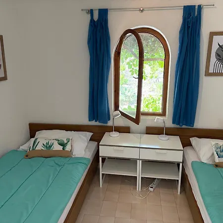 Idyllisches Haus An Weingaerten 30 M Von Kiesstrand * Podobuče