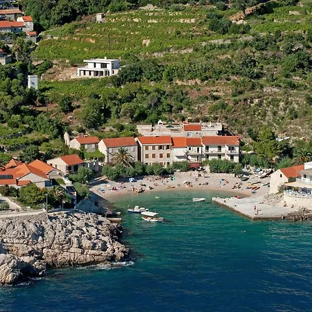 Idyllisches Haus An Weingaerten 30 M Von Kiesstrand Podobuče