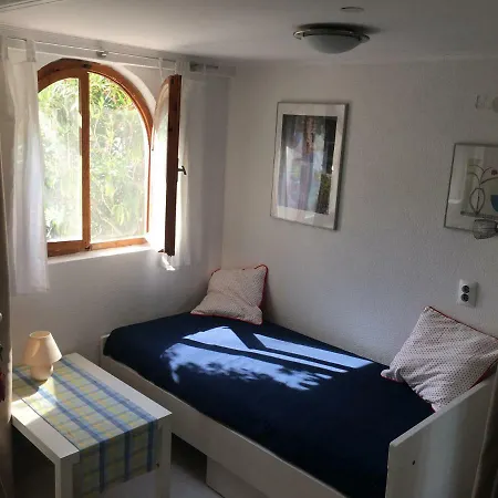 Vakantiehuis Idyllisches Haus An Weingaerten 30 M Von Kiesstrand