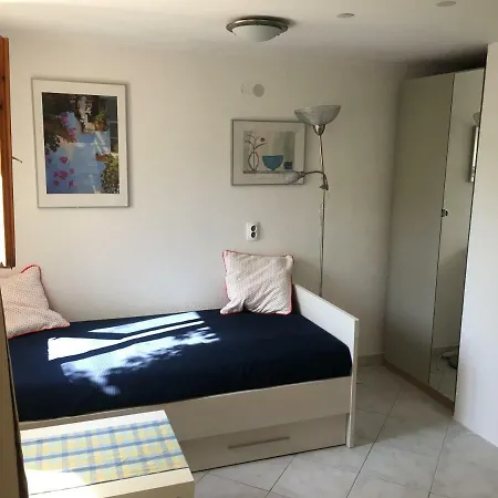 Vakantiehuis Idyllisches Haus An Weingaerten 30 M Von Kiesstrand *