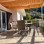 Idyllisches Haus An Weingaerten 30 M Von Kiesstrand 펜션 *