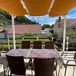 펜션 Idyllisches Haus An Weingaerten 30 M Von Kiesstrand Podobuče