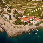 펜션 Idyllisches Haus An Weingaerten 30 M Von Kiesstrand
