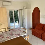 펜션 Idyllisches Haus An Weingaerten 30 M Von Kiesstrand *