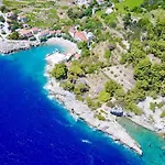 Idyllisches Haus An Weingaerten 30 M Von Kiesstrand 펜션
