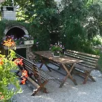 Idyllisches Haus An Weingaerten 30 M Von Kiesstrand *