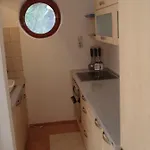 펜션 Idyllisches Haus An Weingaerten 30 M Von Kiesstrand