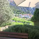 Idyllisches Haus An Weingaerten 30 M Von Kiesstrand 펜션 Podobuče