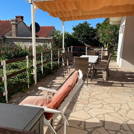 Дом отдыха Idyllisches Haus An Weingaerten 30 M Von Kiesstrand *