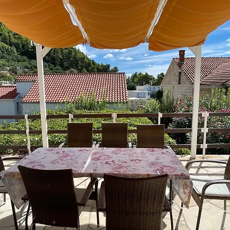 بيت للعطل Idyllisches Haus An Weingaerten 30 M Von Kiesstrand Podobuče