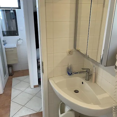 Idyllisches Haus An Weingaerten 30 M Von Kiesstrand * Podobuce