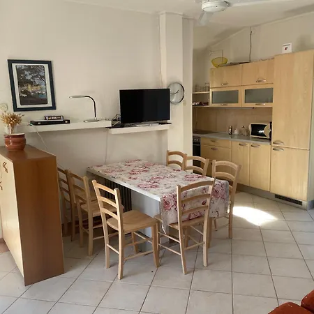 Дом отдыха Idyllisches Haus An Weingaerten 30 M Von Kiesstrand *