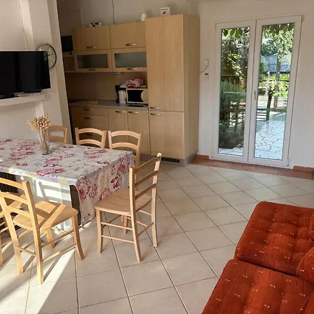 بيت للعطل Idyllisches Haus An Weingaerten 30 M Von Kiesstrand