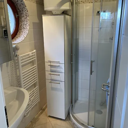 Idyllisches Haus An Weingaerten 30 M Von Kiesstrand Podobuce