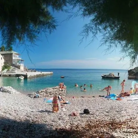 Дом отдыха Idyllisches Haus An Weingaerten 30 M Von Kiesstrand