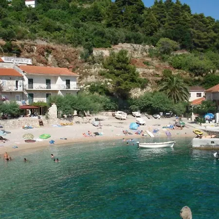 Idyllisches Haus An Weingaerten 30 M Von Kiesstrand بيت للعطل Podobuče