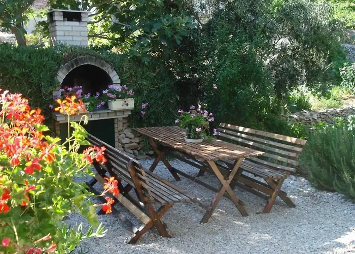 Idyllisches Haus An Weingaerten 30 M Von Kiesstrand *
