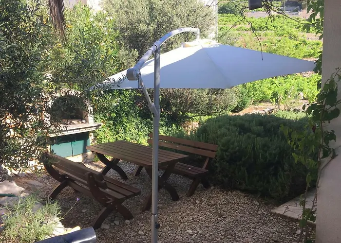 Idyllisches Haus An Weingaerten 30 M Von Kiesstrand Casa vacanze Podobuče